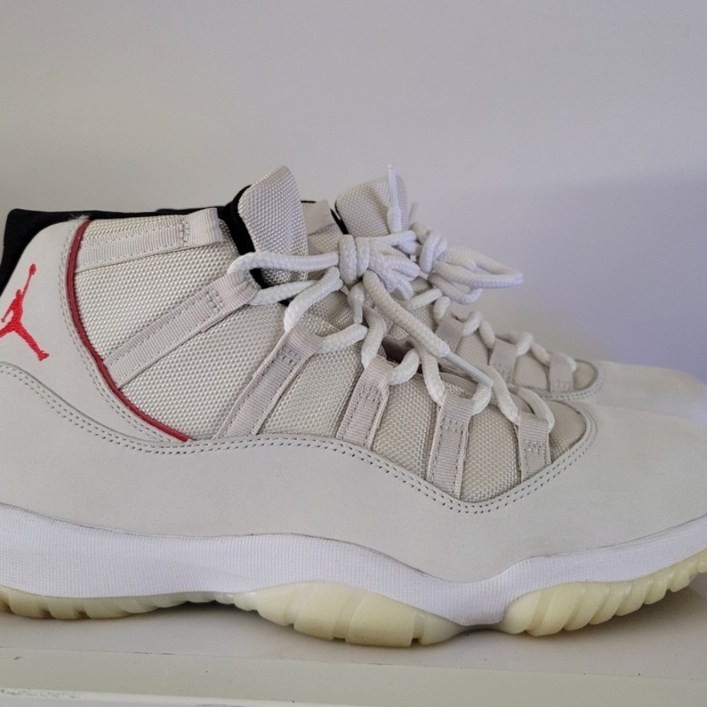 SOLD!!!! Nike Air Jordan 11 Platinum Tint 2018 378037-016 Size 11.5 SOLD!!!!